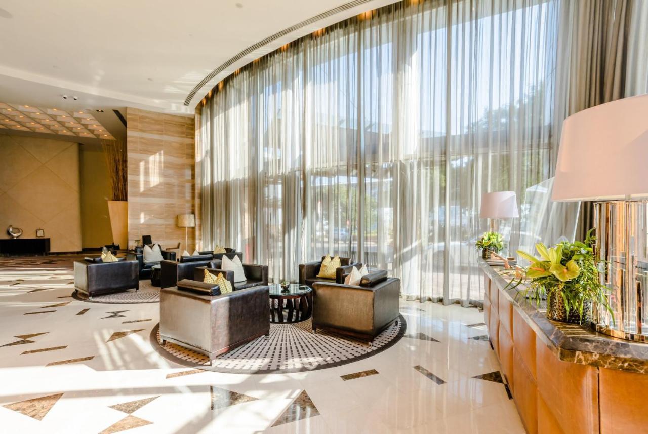 Intercontinental Johannesburg Or Tambo Airport Hotel By Ihg Kempton Park Eksteriør billede Lobby