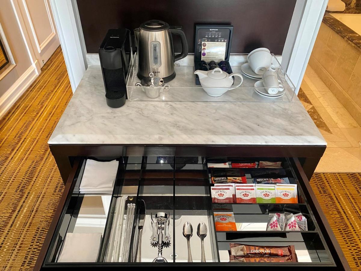 Intercontinental Johannesburg Or Tambo Airport Hotel By Ihg Kempton Park Eksteriør billede A drawer with a Nespresso machine
