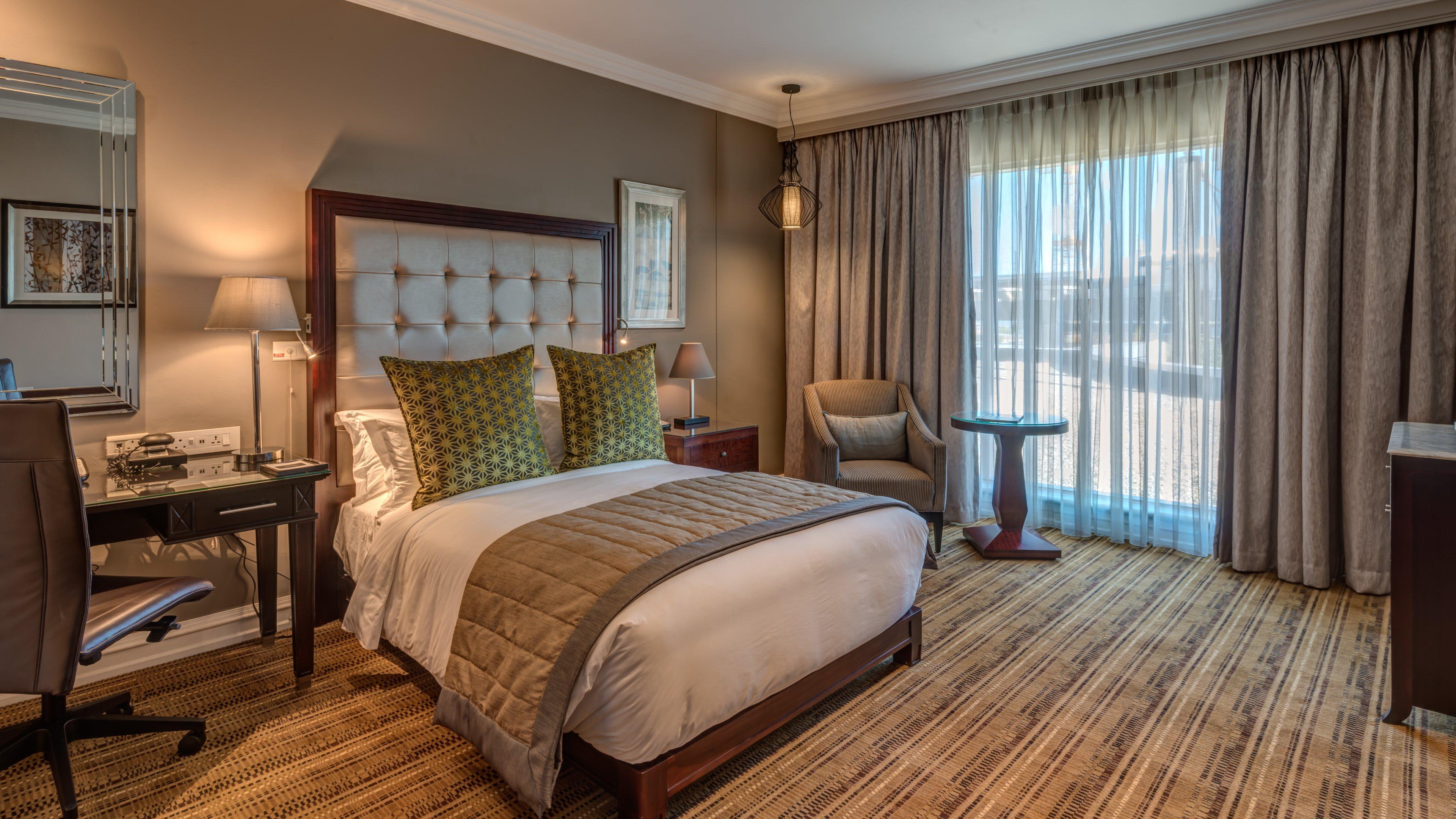 Intercontinental Johannesburg Or Tambo Airport Hotel By Ihg Kempton Park Eksteriør billede A bedroom at the Taj Bengal