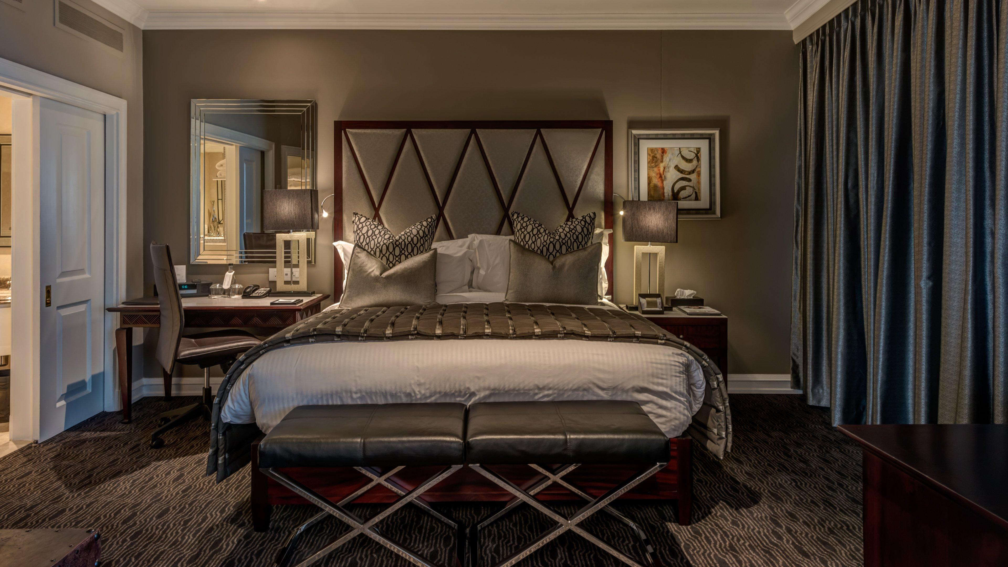 Intercontinental Johannesburg Or Tambo Airport Hotel By Ihg Kempton Park Eksteriør billede A bedroom at The Ivy Hotel