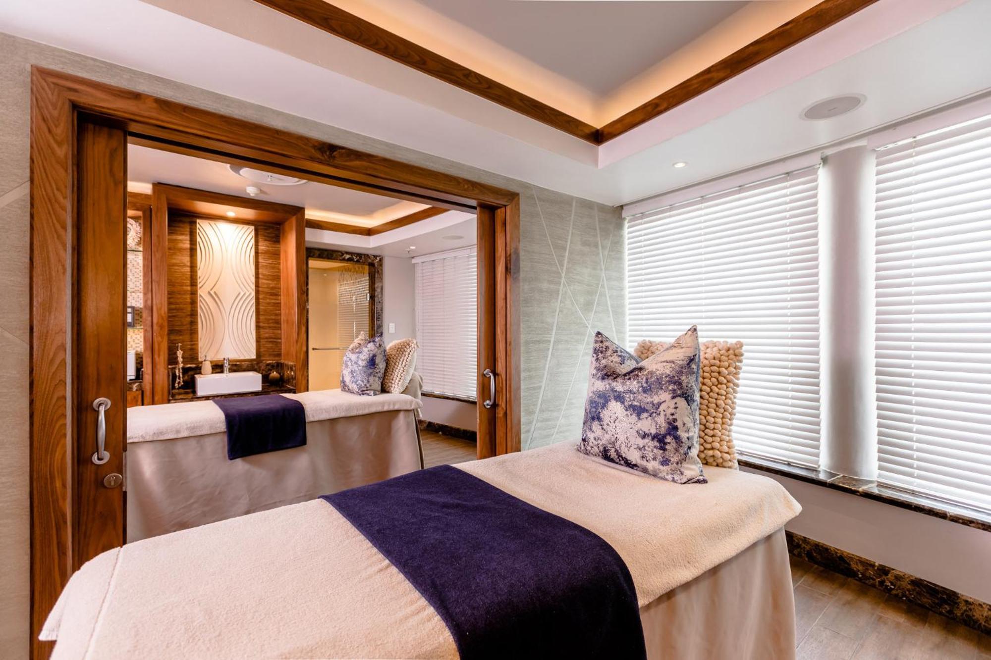 Intercontinental Johannesburg Or Tambo Airport Hotel By Ihg Kempton Park Eksteriør billede The Spa at The Dorchester